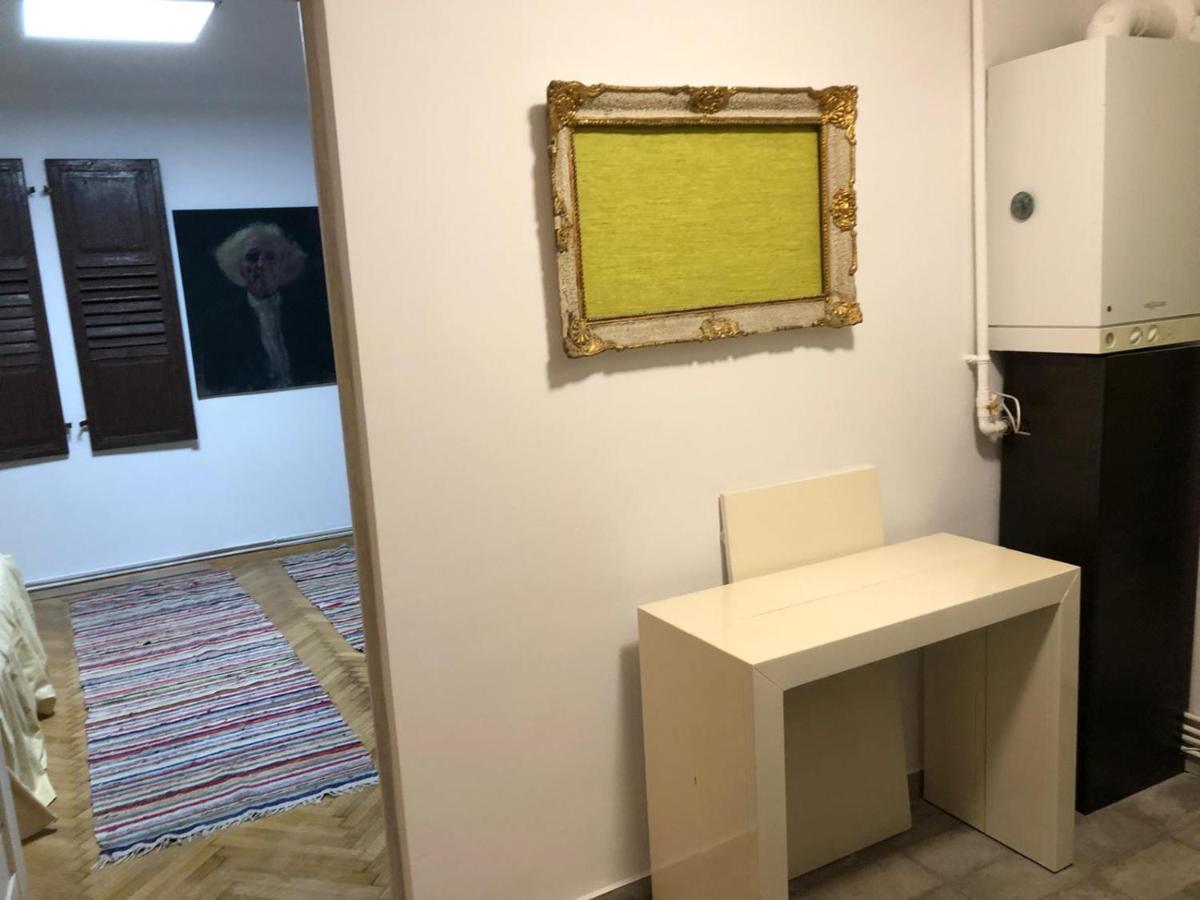 Garsoniera Centru Brasov Διαμέρισμα Εξωτερικό φωτογραφία