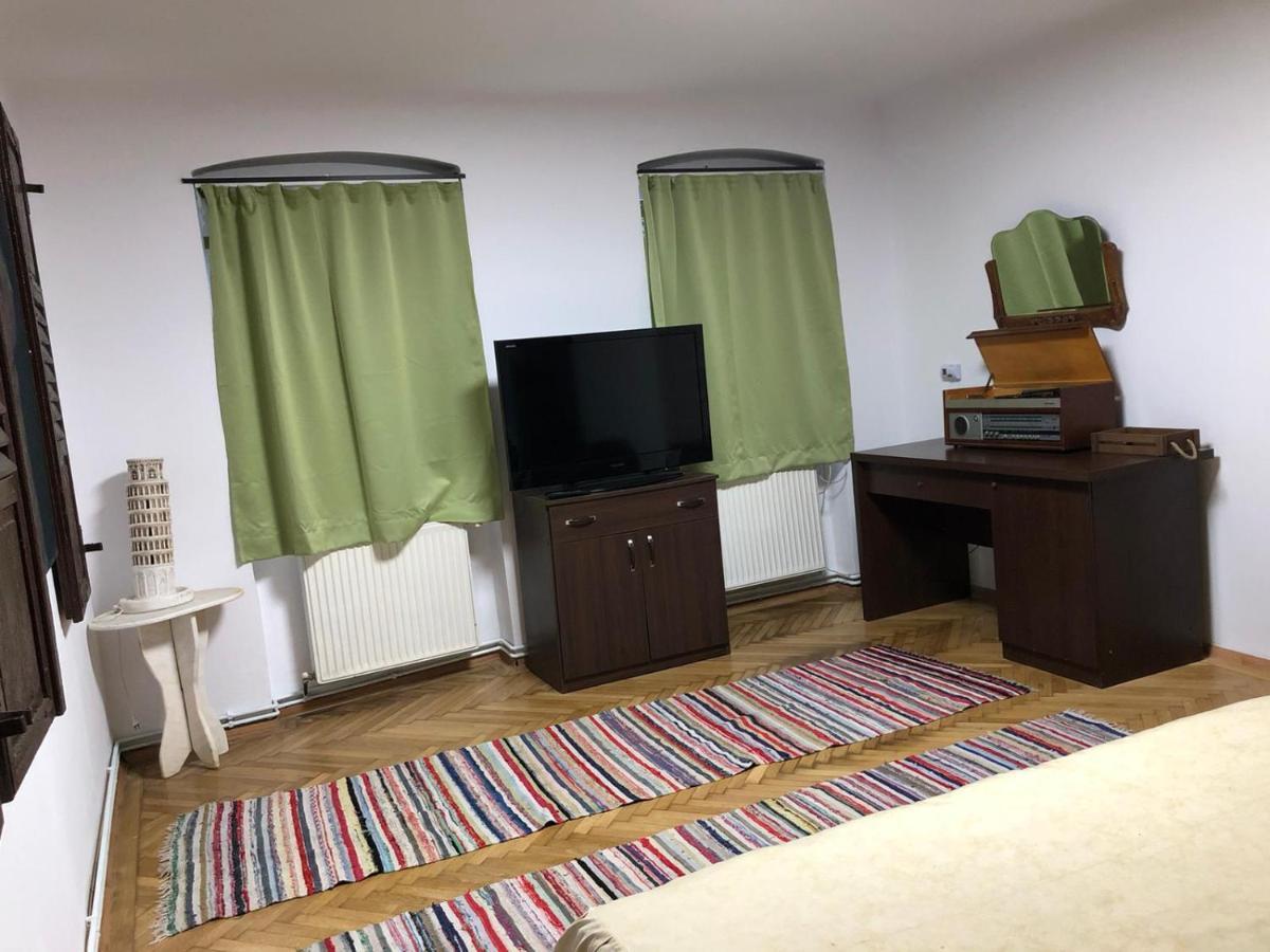 Garsoniera Centru Brasov Διαμέρισμα Εξωτερικό φωτογραφία